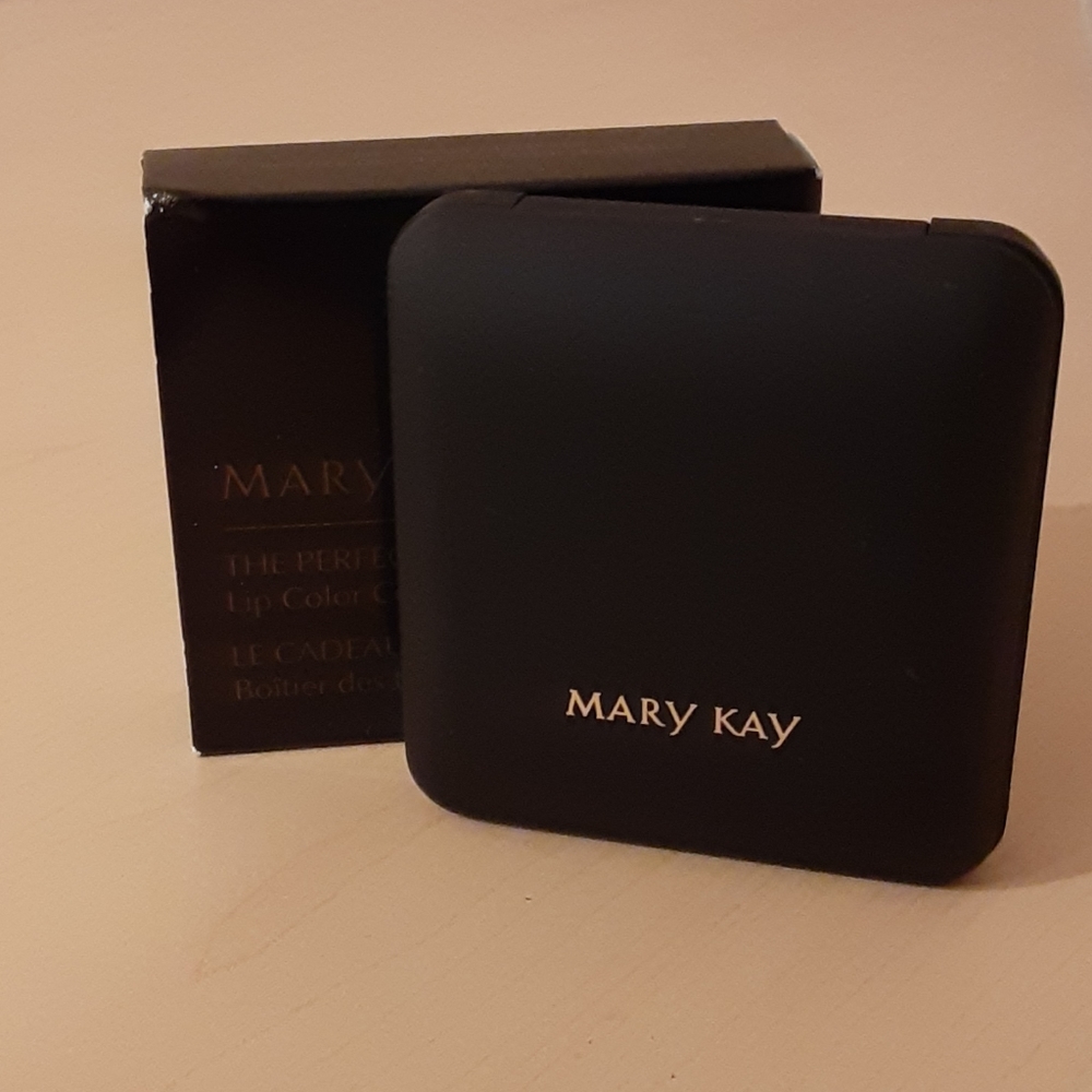 Mary Kay Lip  Color Compact - Picture 2 of 5